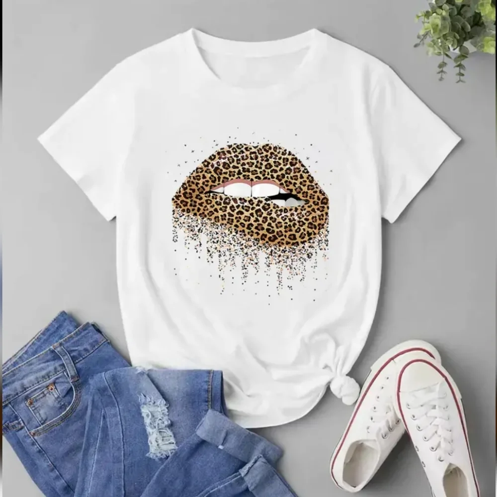 NEW LIPS Graphic T-Shirts - Picture 3 of 3